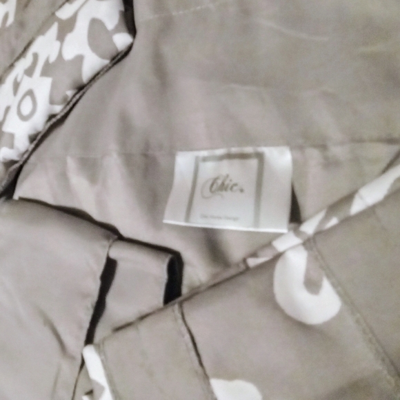 Two Window Treatments, Light Filtering Privacy Curtains, Silver 🆕 - Picture 4 of 5